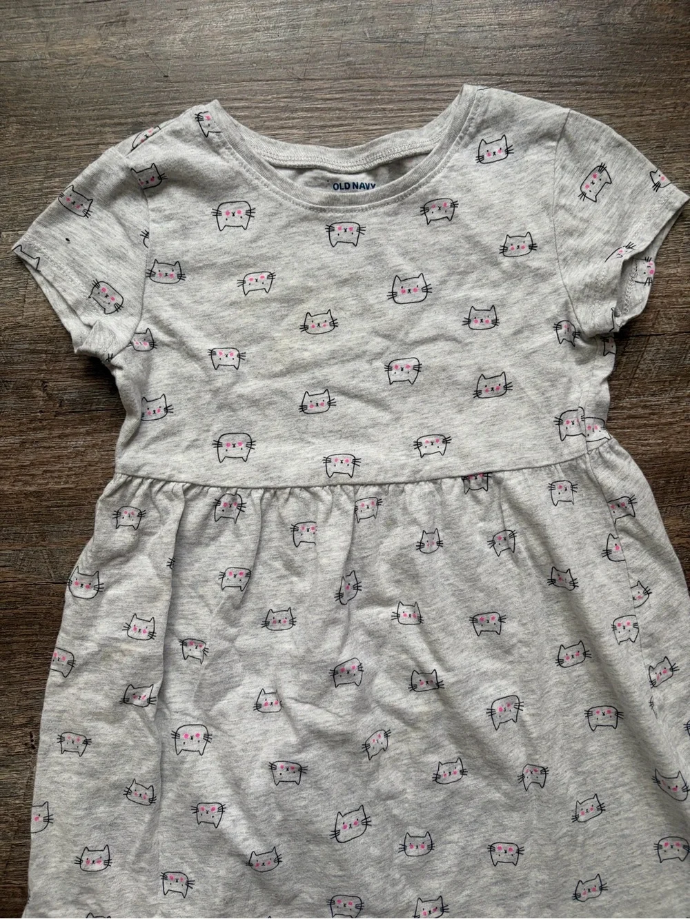 🌸 $10 SALE 🌸 Old Navy Light Gray Girls Cat Print Dress with Pink Accents